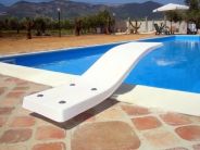 trampolino per la piscina di casa